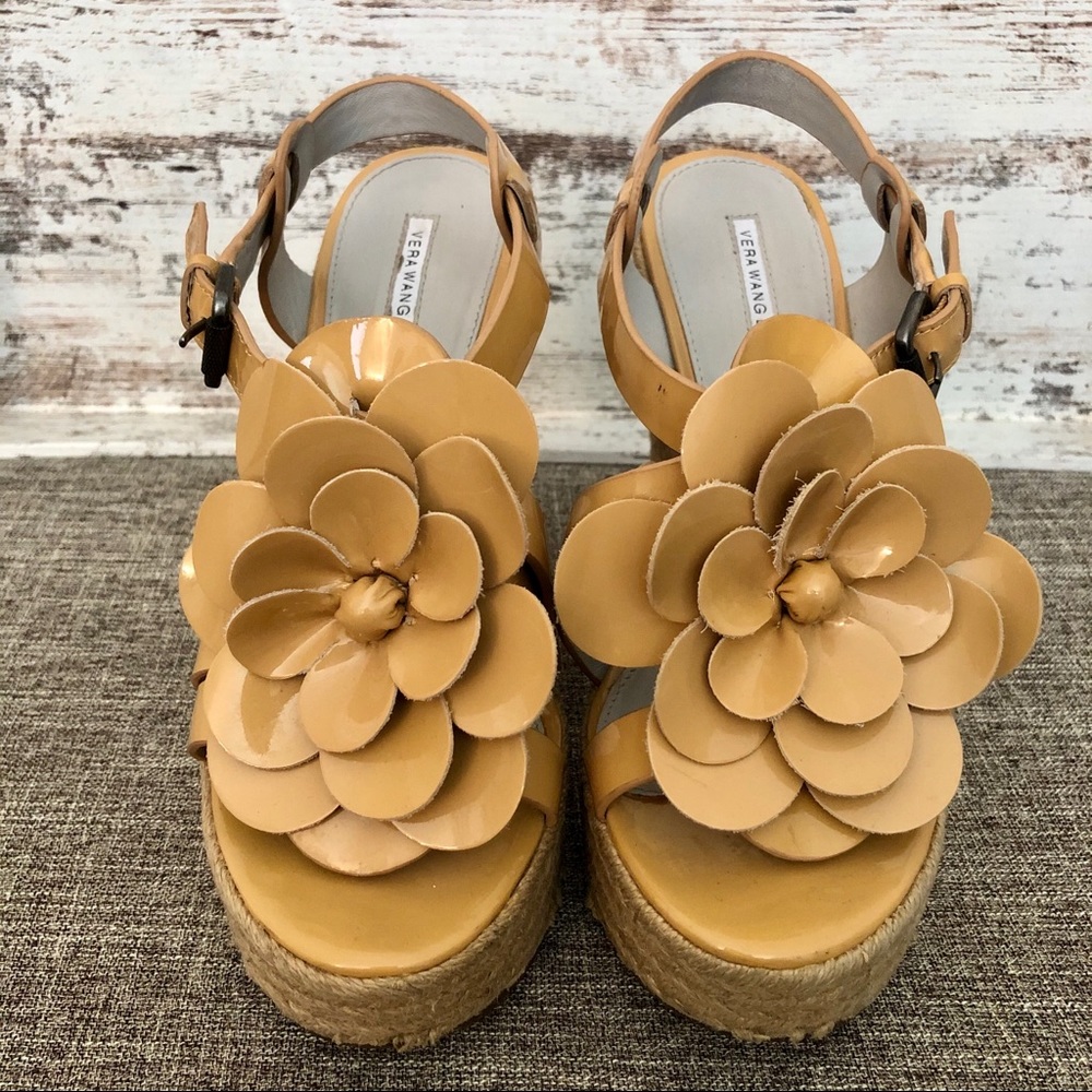 Vera Wang lavender label wedges